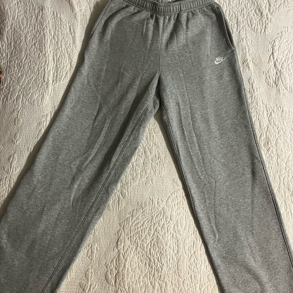 Nike men Heather Gray Joggers